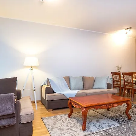 Dream - City Center With Balcony & Parking Apartment *